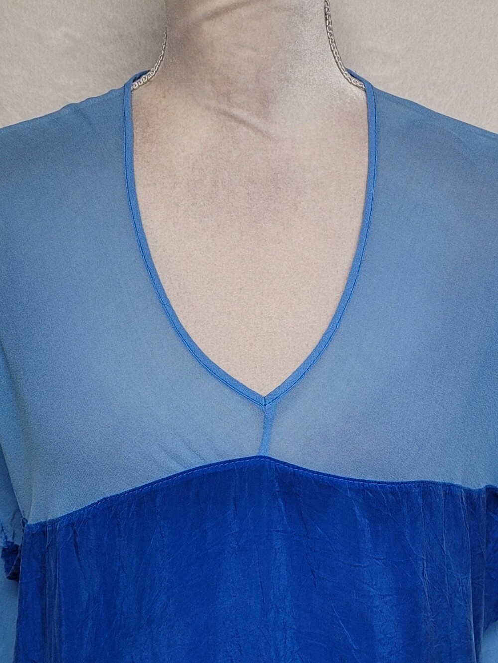 Y2K Vintage Ogle Light Blue Dark Blue Silk Colorblock Boxy Cut Cap Sleeve Blouse - Picture 3 of 12